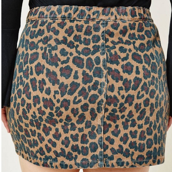 Stay Wild Leopard Print Plus Size Denim Skirt - Picture 4 of 5